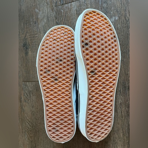 Men’s size 12 Black classic Vans slip ons. - Picture 7 of 8